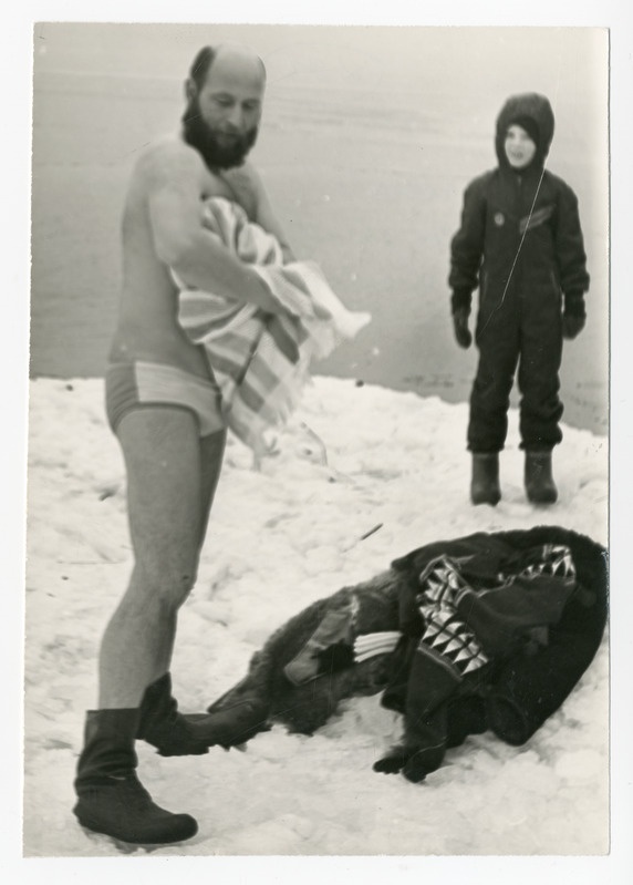 Foto. Talisupleja Pärnu rannas. 02.02.1983.a.