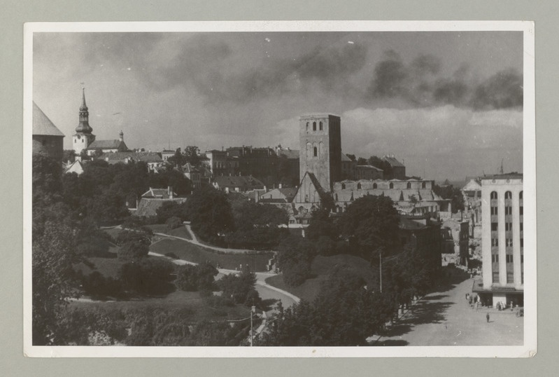 Purustatud Harju tänav.