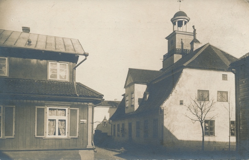 foto Viljandi, Linnu tn, Trepimäe ja turuplatsi ristmik, raekoda, osa hotellist Bristol (Sprohge) u 1910