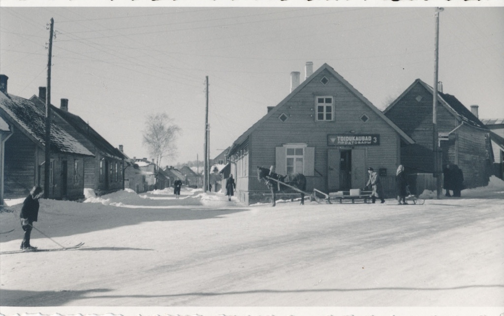 foto, Viljandi, Tartu ja Jakobsoni tn nurk, nn Kaika pood 1958 F H.Riet