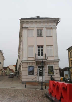 Raekoja plats 18, endine Kivisilla apteek. Tartu, u 1987. rephoto