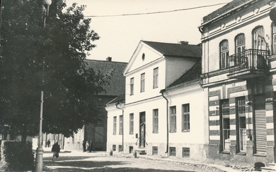 foto, Viljandi muuseum, hoone (osa arhiivi hoonest), u 1950  similar photo