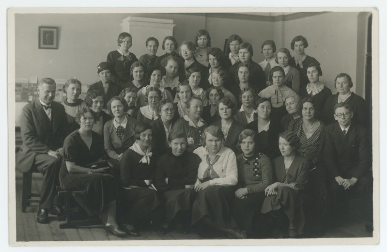 V Kristlike Noorte Naiste Ühingu noortejuhtide kursustest osavõtjad. Grupipilt