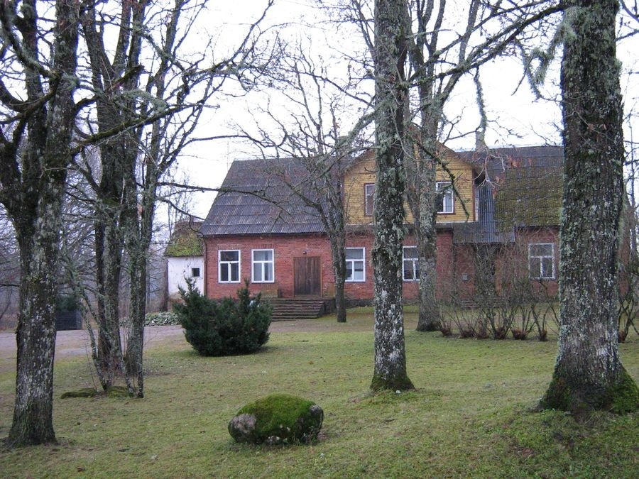 Otepää County School Building