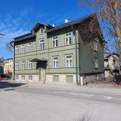 Nikonovi t. 8 kahekordne puumaja rephoto