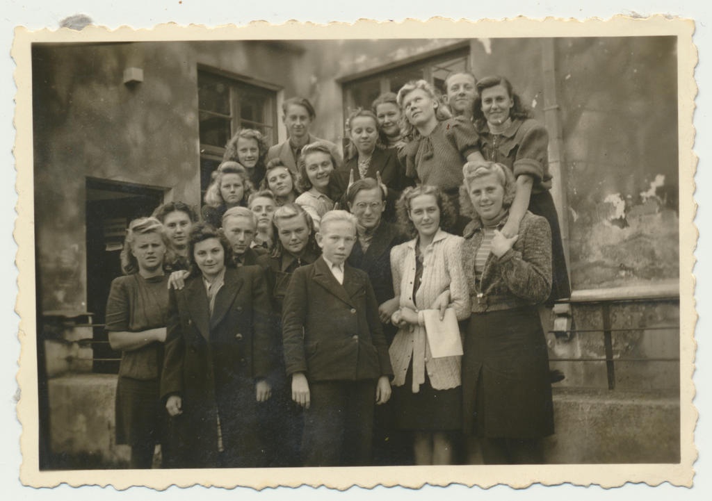 foto Viljandi Arve- ja tööstustehnikumi (Uueveski tee1/1) Ia kursus u 1945