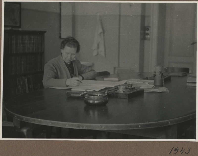 Pärnu linna tütarlastegümnaasium ajalooõpetaja Emma Kaho