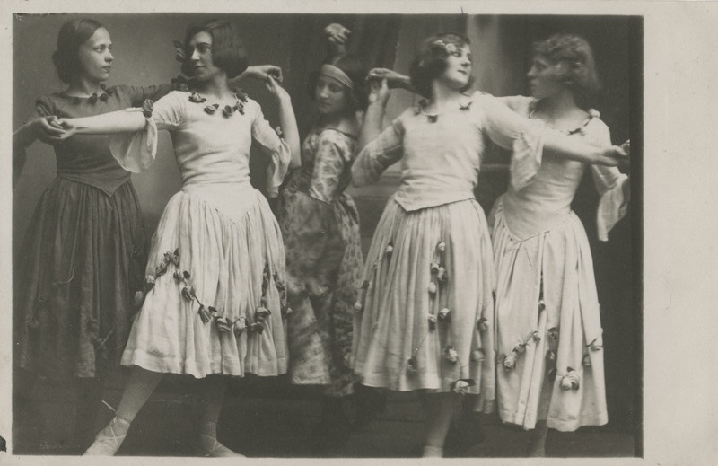 Pärnu linna tütarlastegümnaasiumi näitegümnaasiumi tegelased