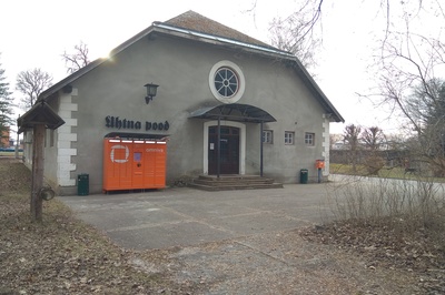 Rakvere rajooni Uhtna kolhoosi kaupluse välisvaade. rephoto