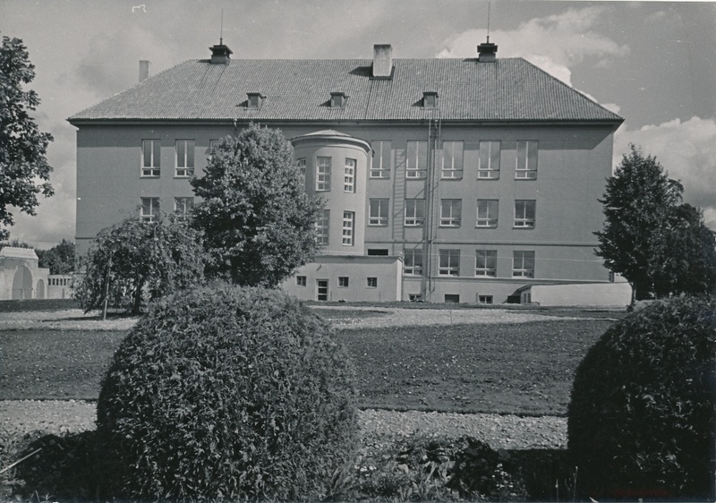 foto, Viljandi, Nõukogude väljak, adminhoone, 1960, foto A. Kiisla