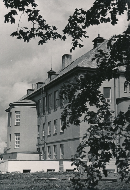 foto, Viljandi, Nõukogude väljak, adminhoone, 1960, foto A. Kiisla