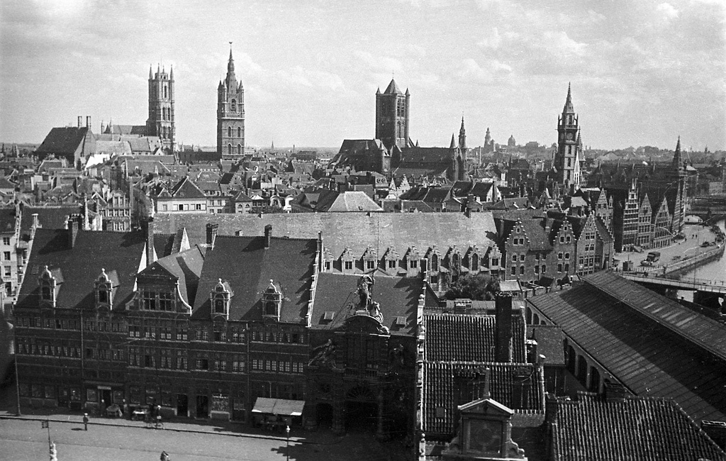 View of Ghent, Belgium (7118421417) - View from the tower of Gravensteen castle (Château des Comtes de Flandre) in Ghent. 
Vy från tornet på slottet Gravensteen (Château des Comtes de Flandre) i Ghent.  
Location: Gent (Gand), Oost-Vlaanderen, Belgium, België
Photograph by: Berit Wallenberg 
Date: 28.06.1934
Format: Film
Persistent URL: kmb.raa.se/cocoon/bild/show-image.html?id=16001000100584

Read more about the photo database (in english): www.kms.raa.se/cocoon/bild/about.html