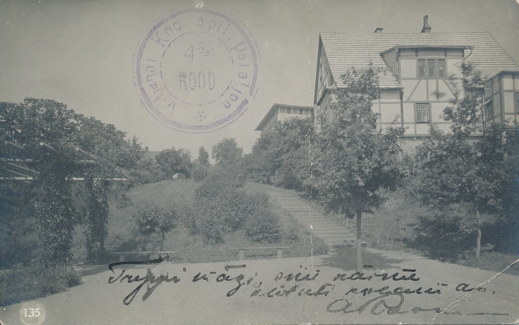 foto, Viljandi, Trepimägi, puhkenurk, 2 villat, u 1910, foto J. Riet (tempel 1919, kooliõpilaste pataljon)