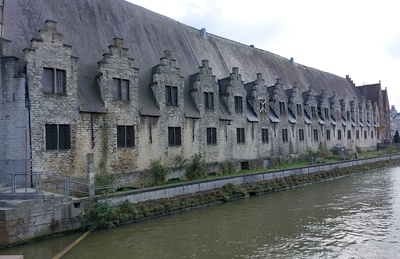 La Grande Boucherie in Ghent, Belgium (8124552365) - La Grande Boucherie, (Het Groot Vleeshuis), the medieval butchers' hall at Groentenmarkt in Ghent. 
La Grande Boucherie, den medeltida köttmarknaden vid Groentenmarkt i Gent. 
Location: Gent (Gand), Oost-Vlaanderen, Belgium, België
Photograph by: Berit Wallenberg 
Date: 28.06.1934
Format: Film
Persistent URL: kmb.raa.se/cocoon/bild/show-image.html?id=16001000100824

Read more about the photo database (in english): www.kms.raa.se/cocoon/bild/about.html rephoto