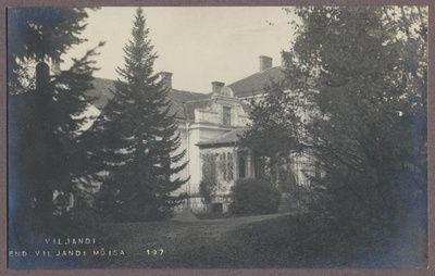 foto albumis, Viljandi mõis, peahoone (nn Uus loss), u 1910, foto J. Riet  duplicate photo