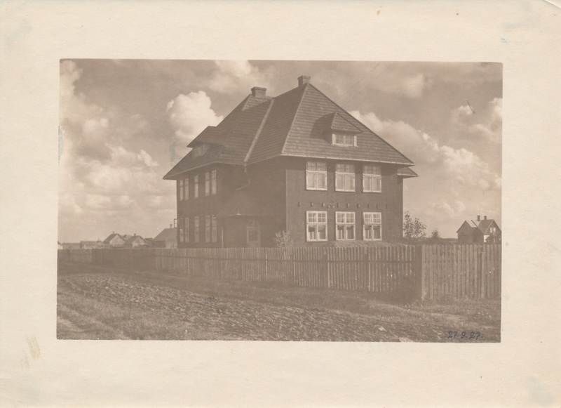 foto Viljandi, Uueveski tee 8 elumaja (A.Maramaa) u 1928