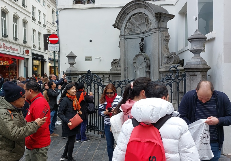 Members of the Tallinn Youth Christian Society on a tour in Brussels. rephoto