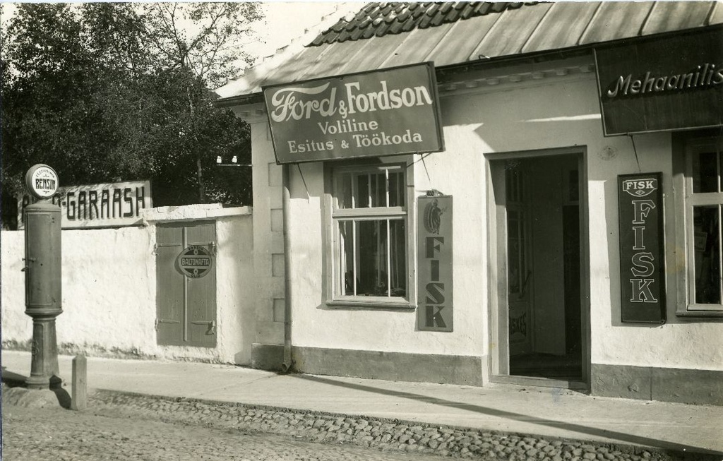 Ford&Fordson esindus ja töökoda Kuressaares Tallinna tänaval (endine Kubermangu)