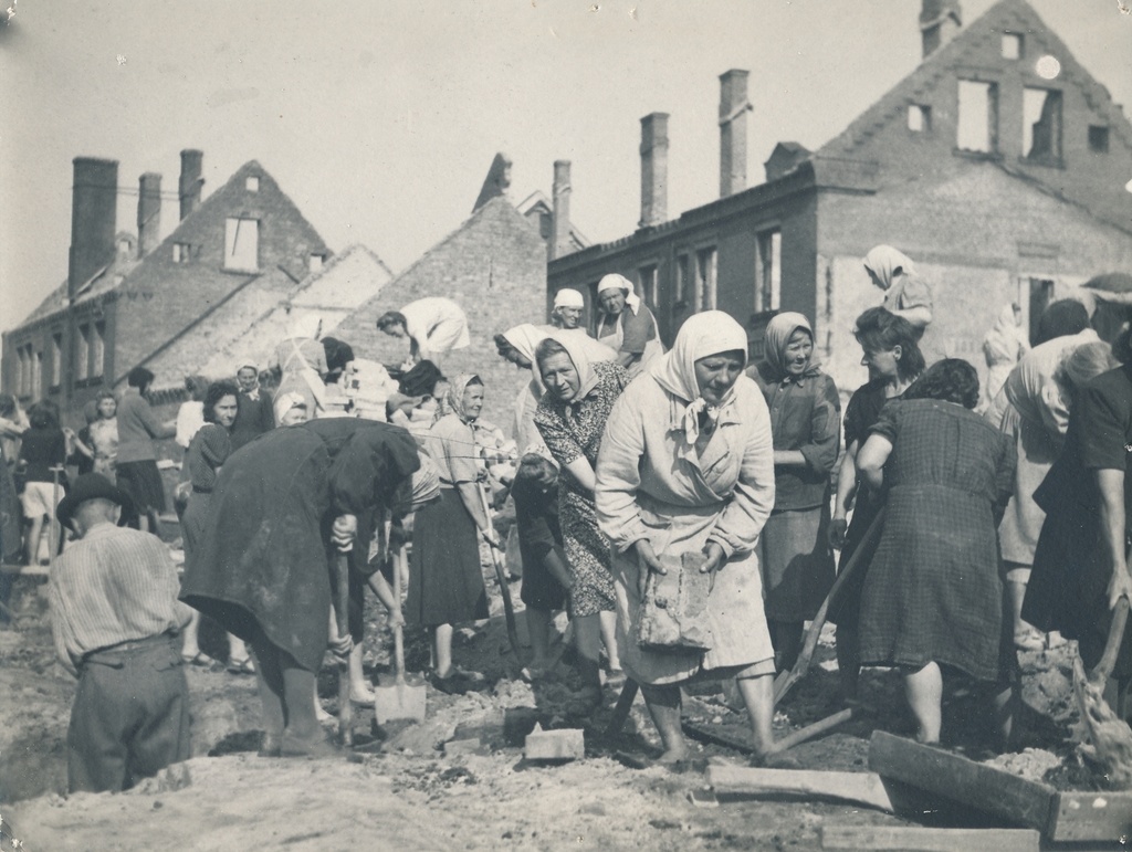 foto Viljandi taastamistööd, Lossi tn, 1947 foto Hilja Riet