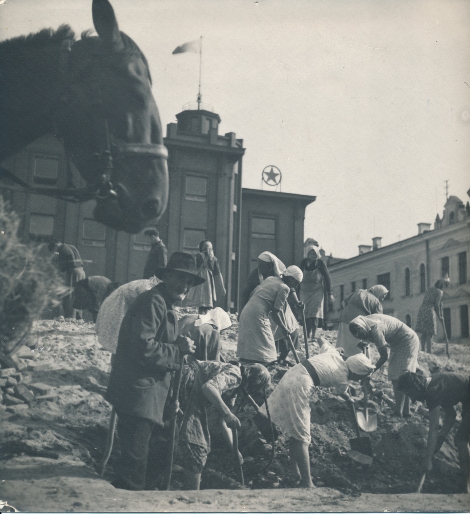 foto Viljandi taastamistööd, Tartu ja Lossi tn nurk. 1947 foto Hilja Riet