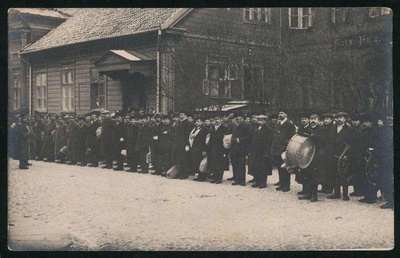 fotopostkaart, Viljandi, Posti tn 11, kasiino, I Maailmasõjas haavatud, 1914  similar photo