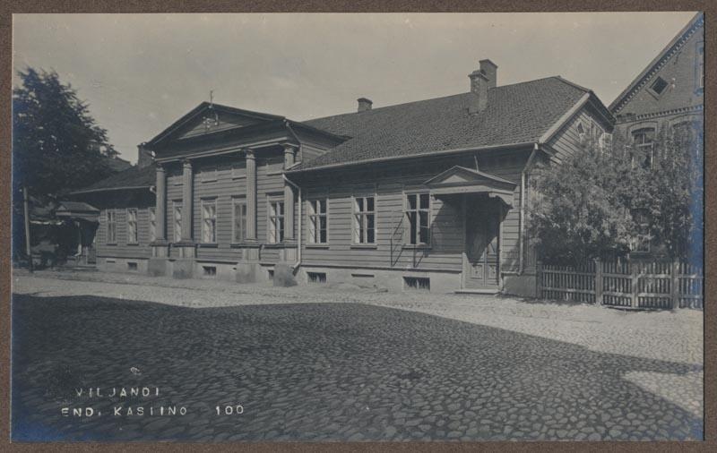 foto albumis, Viljandi, Saksa kasiino, Posti tn, u 1910, foto J. Riet