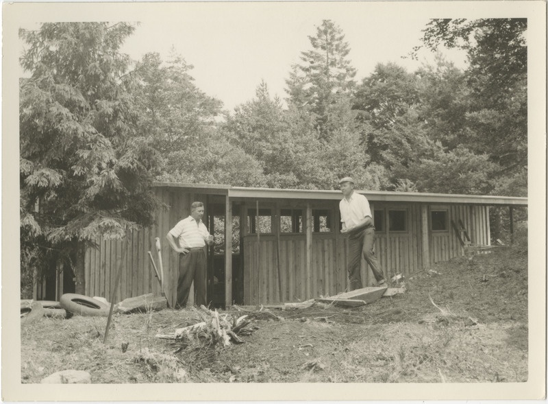 Göteborgi skautide vabaõhupiirkond Koitjärve, ehitatakse majakest