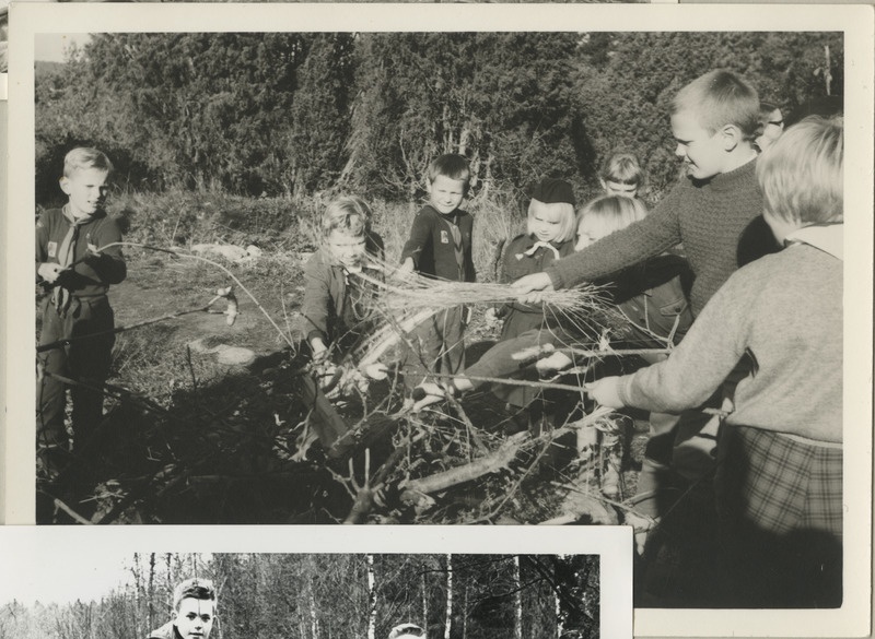 Skaudid tegemas lõket ning küpsetamas vorste Göteborgi skautide vabaõhupiirkonnas Koitjärvel