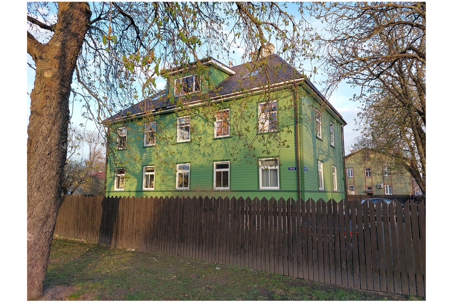 Tallinna üürnikkude seltsi Üürnik neljapereelamu Ristiku 50, vaade hoonele. Arhitekt Karl Tarvas rephoto