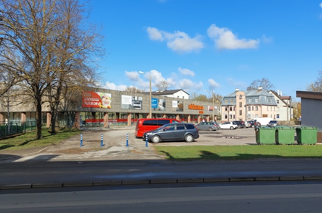 View from Telliskivi Street towards Mulla Street in Tallinn rephoto