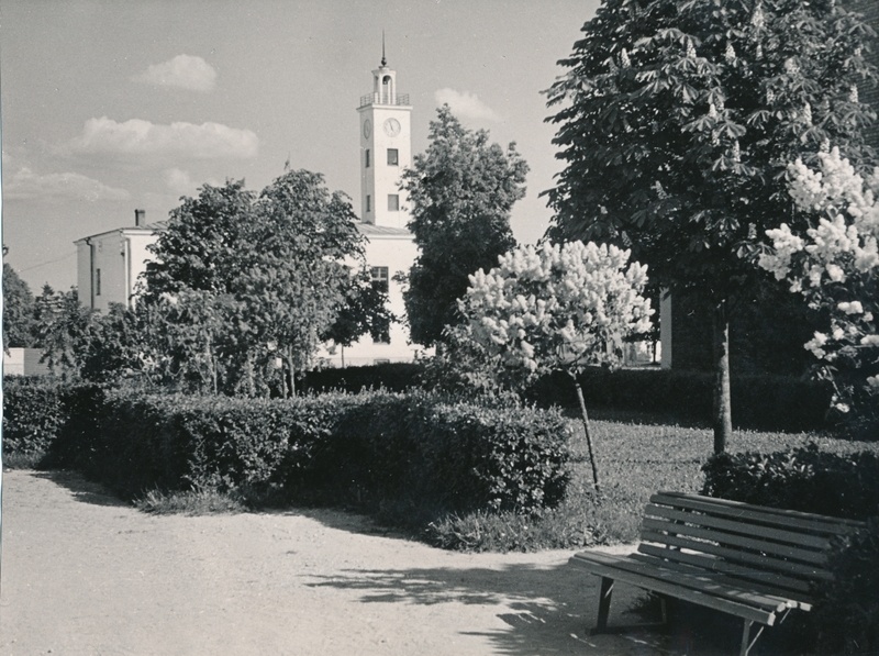 foto, Viljandi raekoda, linnaväljak, 1960, foto A. Kiisla
