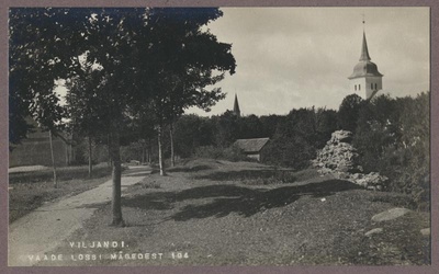 foto albumis, Viljandi, I Kirsimägi, Pauluse ja Jaani kiriku tornid, u 1910, foto J. Riet  duplicate photo
