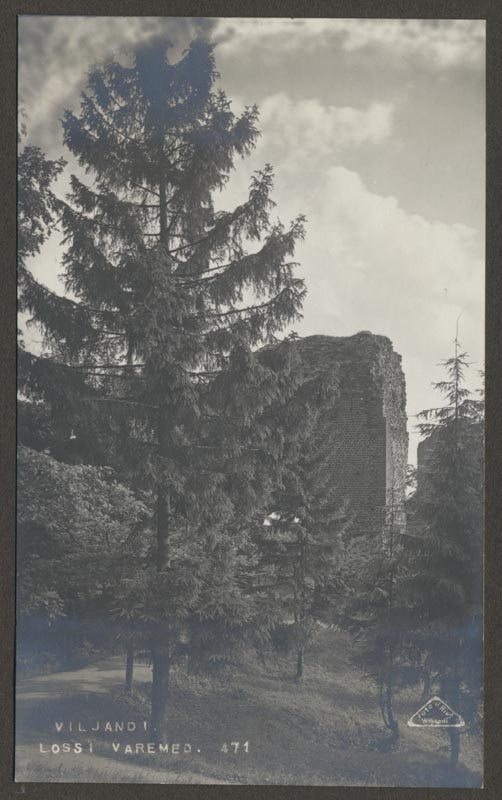 foto albumis, Viljandi, lossimäed, ülekäik II Kirsimäelt Kaevumäele, u 1930, foto J. Riet