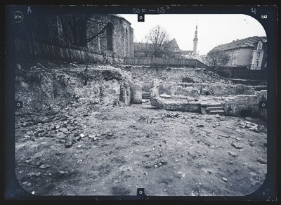 Tallinn. Kvartal nr 37. Ehitusarheoloogia. Harju tänava stereofotogramm-meetriline mõõdistamine.  duplicate photo