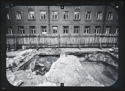 Tallinn. Kvartal nr 37. Ehitusarheoloogia. Harju tänava stereofotogramm-meetriline mõõdistamine.  similar photo