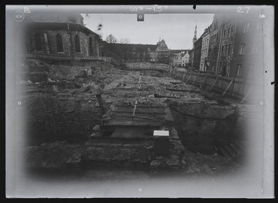 Tallinn. Kvartal nr 37. Ehitusarheoloogia. Harju tänava stereofotogramm-meetriline mõõdistamine.  similar photo