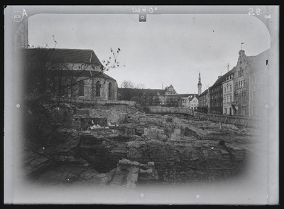 Tallinn. Kvartal nr 37. Ehitusarheoloogia. Harju tänava stereofotogramm-meetriline mõõdistamine.  similar photo