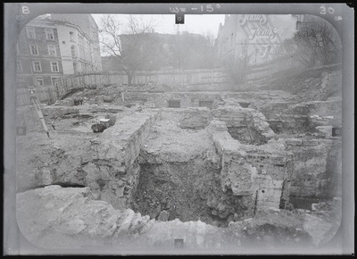 Tallinn. Kvartal nr 37. Ehitusarheoloogia. Harju tänava stereofotogramm-meetriline mõõdistamine.  similar photo