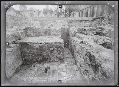 Tallinn. Kvartal nr 37. Ehitusarheoloogia. Harju tänava stereofotogramm-meetriline mõõdistamine.  similar photo