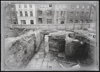 Tallinn. Kvartal nr 37. Ehitusarheoloogia. Harju tänava stereofotogramm-meetriline mõõdistamine.  similar photo