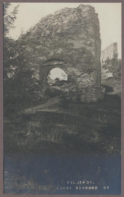 foto albumis, Viljandi, lossimäed, värav, Suurmüür, u 1910, foto J. Riet  duplicate photo