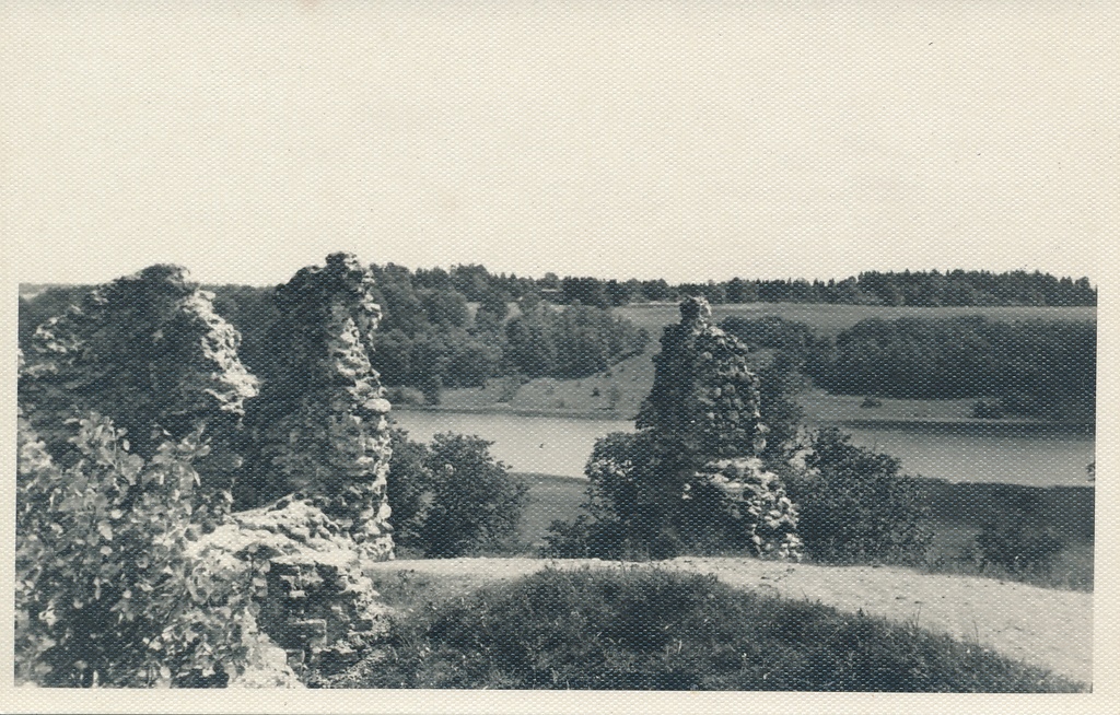 foto Viljandi lossimäed, II Kirsimägi