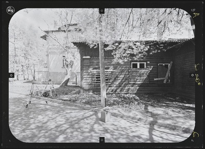 Tallinn, Narva mnt 34 (lammutatud hoone). Narva mnt 32 hoovimaja (puidust teenijatemaja). Stereofotogramm-meetriline mõõdistamine.  similar photo