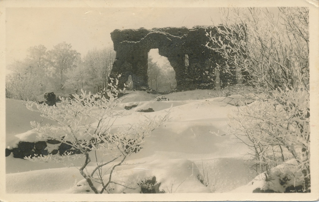 foto Viljandi ordulossi varemed, Kaevumägi 1942 talv foto T.Parri