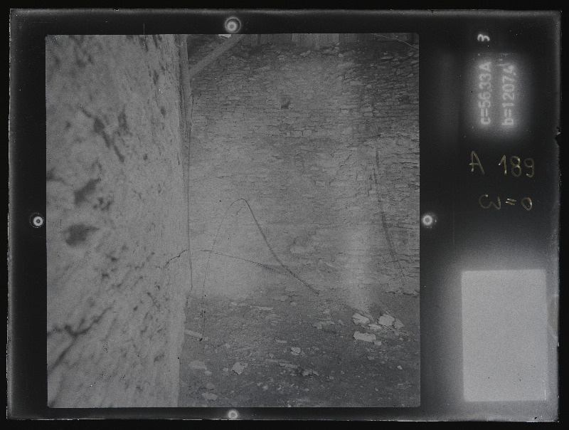 Rakvere, Rakvere linnusevaremed. Rakvere linnuse varemed vallikraaviga. Rakvere linnuse stereofotogramm-meetriline mõõdistamine.