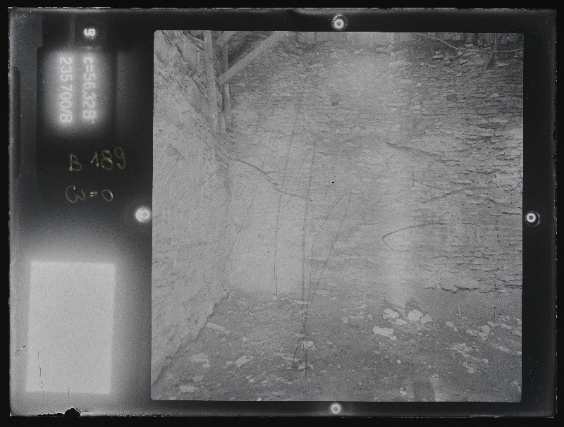 Rakvere, Rakvere linnusevaremed. Rakvere linnuse varemed vallikraaviga. Rakvere linnuse stereofotogramm-meetriline mõõdistamine.