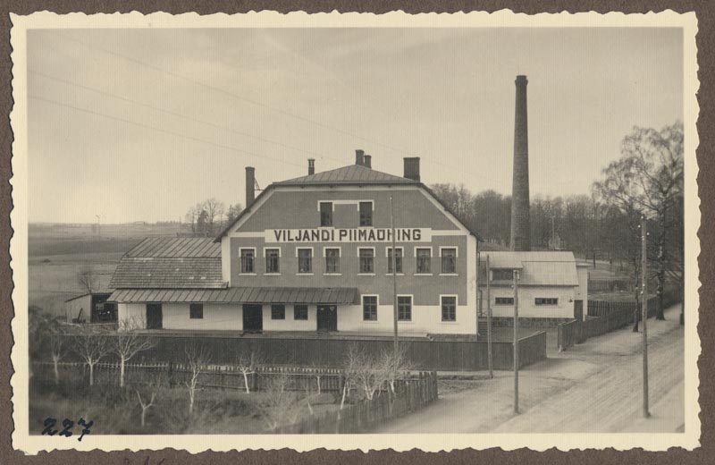 foto albumis, Viljandi, meierei hoone, u 1920, foto J. Riet