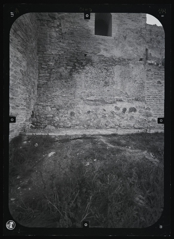 Rakvere, Rakvere linnusevaremed. Rakvere linnuse varemed vallikraaviga. Rakvere linnuse stereofotogramm-meetriline mõõdistamine.