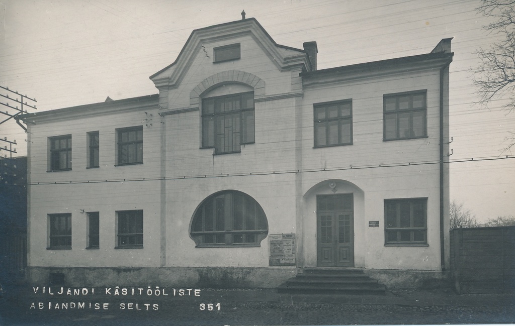 foto Viljandi, Posti tn 6, Käsitööliste Abiandmise Seltsi maja u 1920 F J.Riet