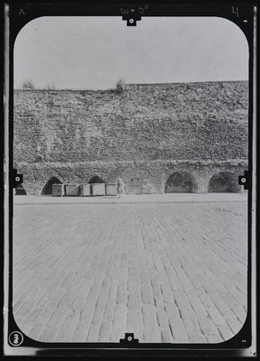 Tallinn, Linnamüüri lõik Müürivahe tn. All-linna kindlustused - linnamüür, tornid, väravaehitised, muldkindlustused, vallikraav. Stereofotogramm-meetriline mõõdistamine.  duplicate photo